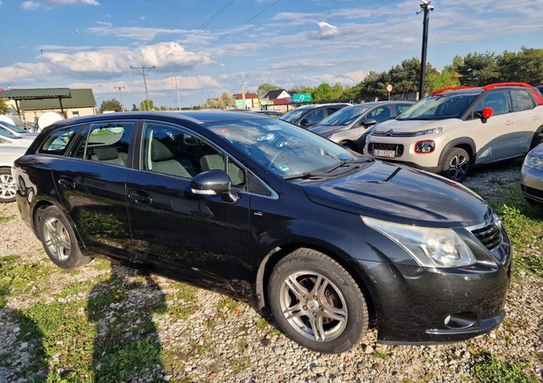 Toyota Avensis cena 19900 przebieg: 268000, rok produkcji 2011 z Lubartów małe 121